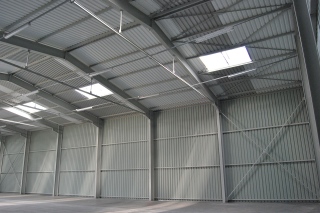 Stahlkonstruktionen verzinkte Säulen Montage Polen